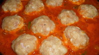 тефтели куриные в соусе из томатов и сладкого перца