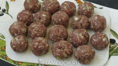 тефтели с кабачками в сковороде