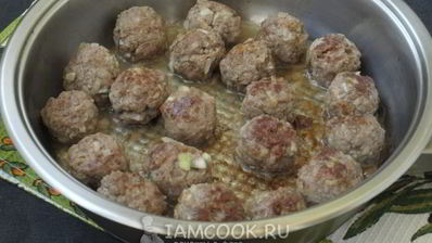 тефтели с кабачками в сковороде