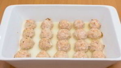 тефтели с моцареллой в томатном соусе