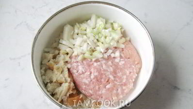 тефтели с яблоками в сметанном соусе