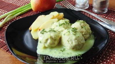 тефтели с яблоками в сметанном соусе