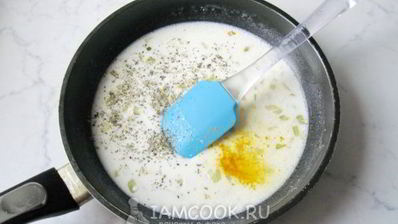 тефтели с яблоками в сметанном соусе