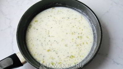 тефтели с яблоками в сметанном соусе