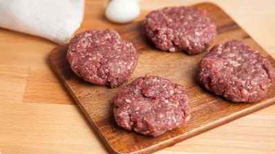 тефтели с яйцом в сливочно-томатном соусе