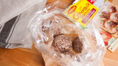 тефтели с яйцом в сливочно-томатном соусе