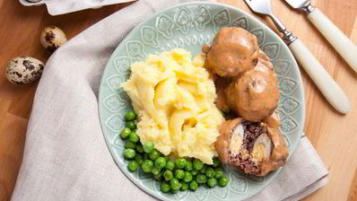 тефтели с яйцом в сливочно-томатном соусе