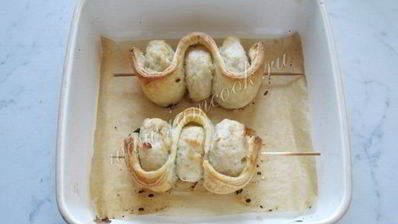 тефтели со слоеным тестом на шпажках