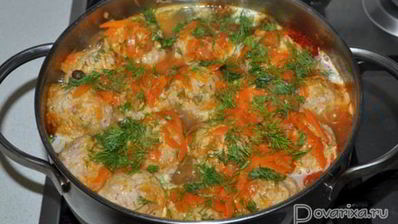 тефтели, тушенные с картофелем