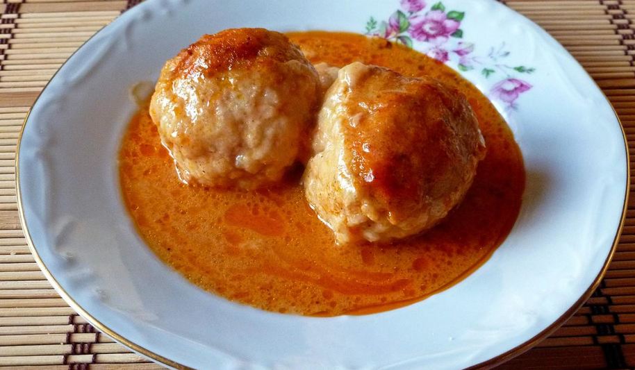 Рецепт тефтелей в кастрюле с рисом в подливе