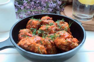 Тефтели в остром томатном соусе