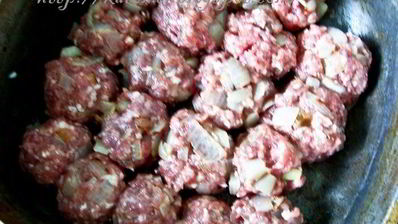 тефтели в сливочном соусе с кукурузой