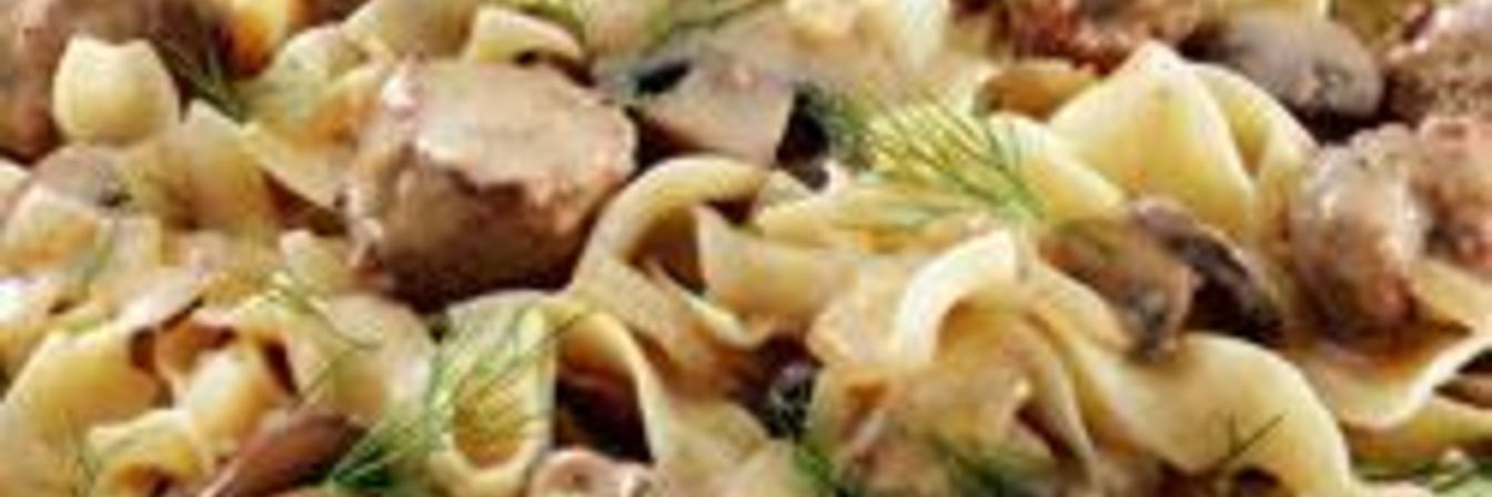 Тефтели в сметанном соусе с грибами