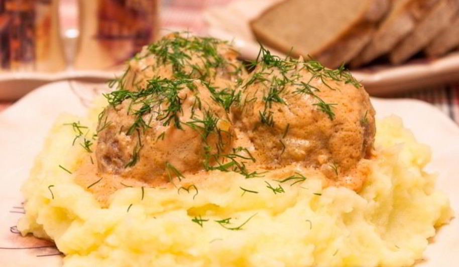 Рецепт тефтелей в томатно-сметанном соусе