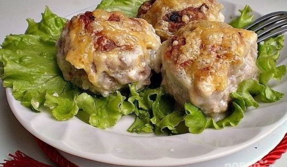 Рецепт тефтелей, запеченных в духовке в сметанном соусе