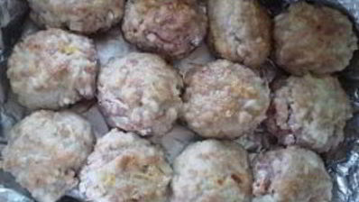 тефтели, запеченные в духовке в сметанном соусе