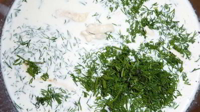 тефтельки из курицы и гречки в соусе