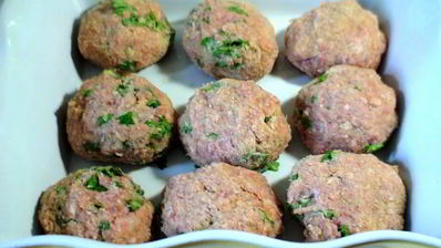 тефтельки, запеченные в баклажанном соусе