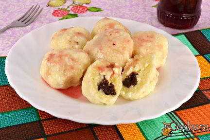 Творожные клецки с шоколадом