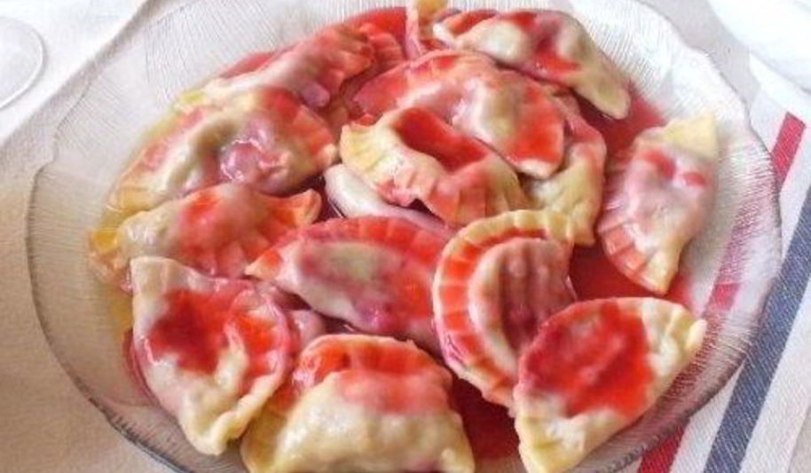 Рецепт домашних вареников со свежей малиной