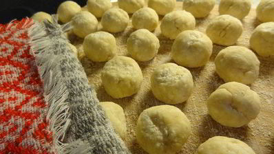 ленивые вареники с ягодным соусом кули