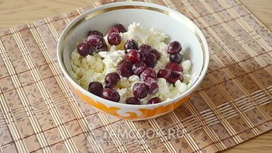 творожные вареники с вишней