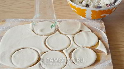 творожные вареники с вишней