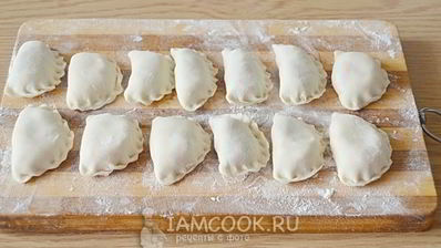 творожные вареники с вишней