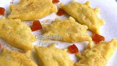 вареники из картофельно-тыквенного теста с начинкой из рикотты и вишни