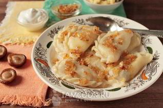 Вареники из заварного теста с картошкой и грибами