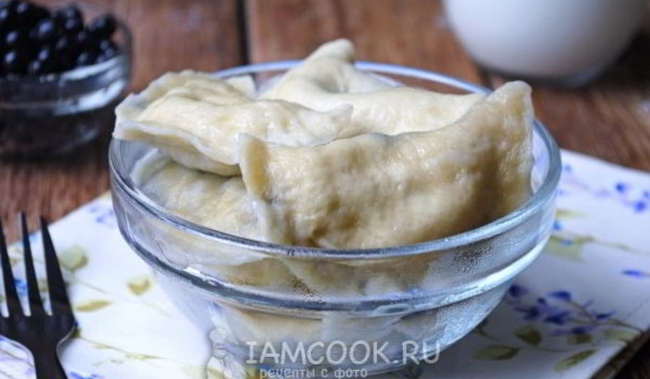 Рецепт вареников с черникой на кефире