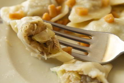 Вареники с грибами и кислой капустой