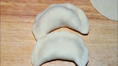 вареники с капустой и салом