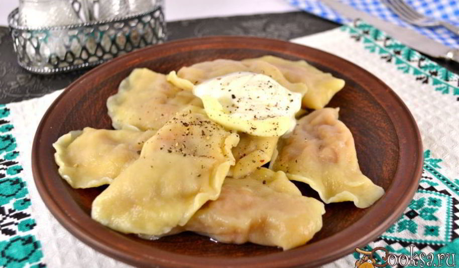 Рецепт вареников с капустой из яичного теста