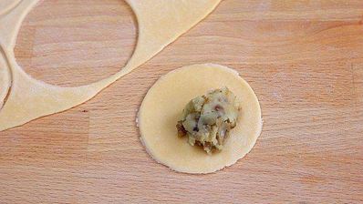 вареники с картошкой и сушеными грибами