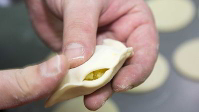 вареники с кислой капустой и мятым картофелем