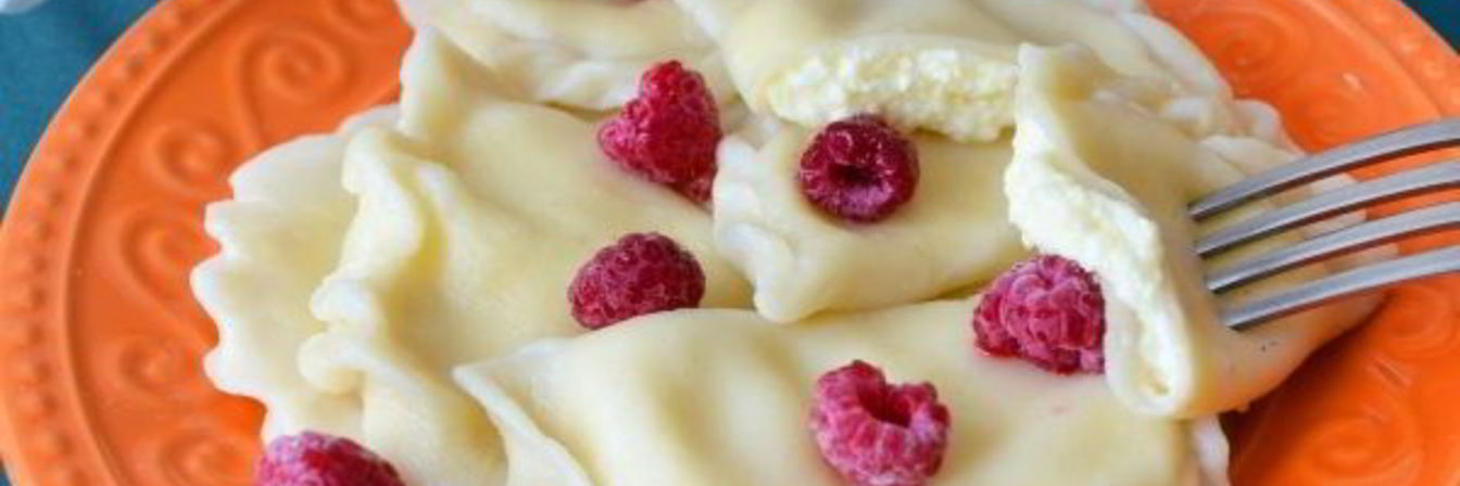 Вареники с творогом и яичными желтками