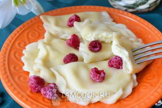 Вареники с творогом и яичными желтками