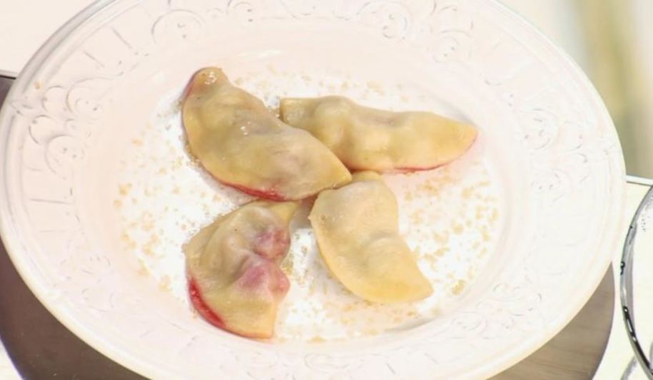 Рецепт вареников с вишней на пару