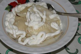 Вареники со сметаной
