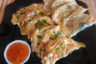 Яичные вареники с двумя начинками