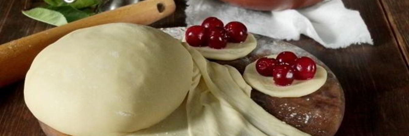 Заварное тесто для вареников с вишней