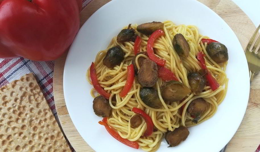 Рецепт яичной лапши с овощами по-азиатски