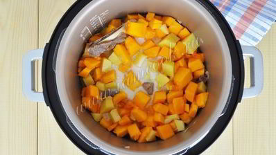 домашнее жаркое на пиве с тыквой в мультиварке