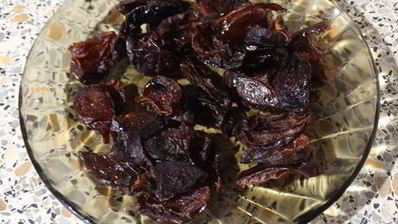 хмельное жаркое в горшочке с вяленым черносливом