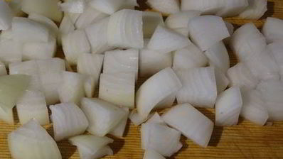 хмельное жаркое в горшочке с вяленым черносливом