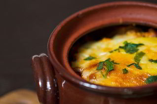 Куриное жаркое в горшочках