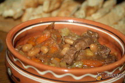 Сытное жаркое с говядиной и фасолью