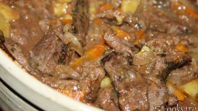 сытное жаркое с говядиной и фасолью