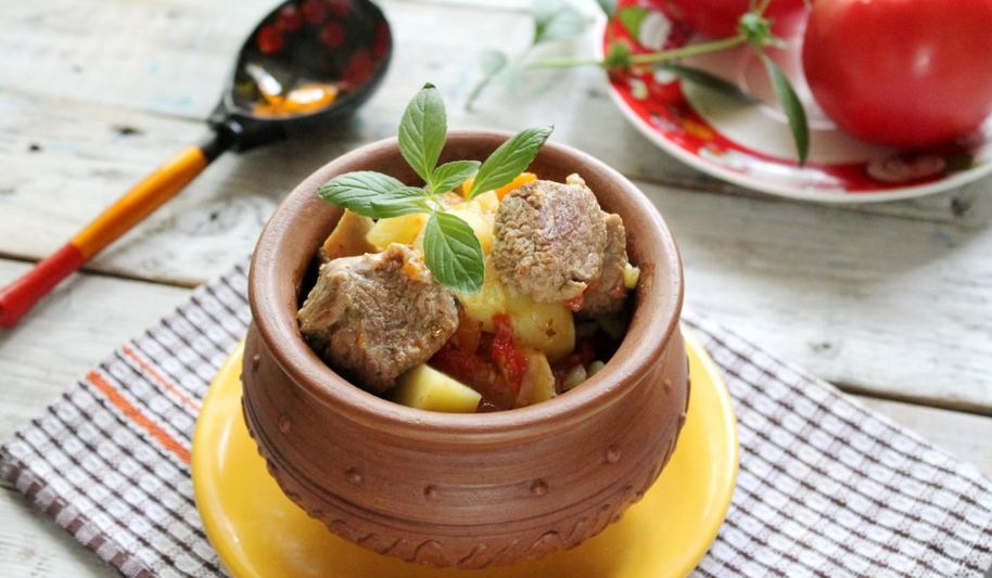 Рецепт жаркого из баранины с картошкой в кастрюле